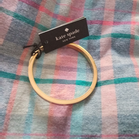 Kate Spade New York 'Spot the Spade' Enamel Hinged Bangle Bracelet - Picture 6 of 10
